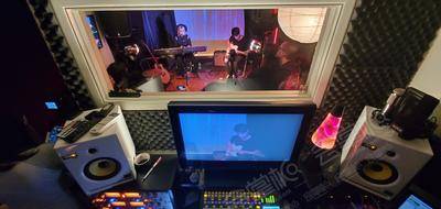 Recording Studio with Stage for Livestreaming EventsRecording Studio with Stage for Livestreaming Events基础图库8